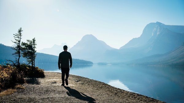 Où trouver les meilleures routes pour un road trip en van à travers l'Islande?